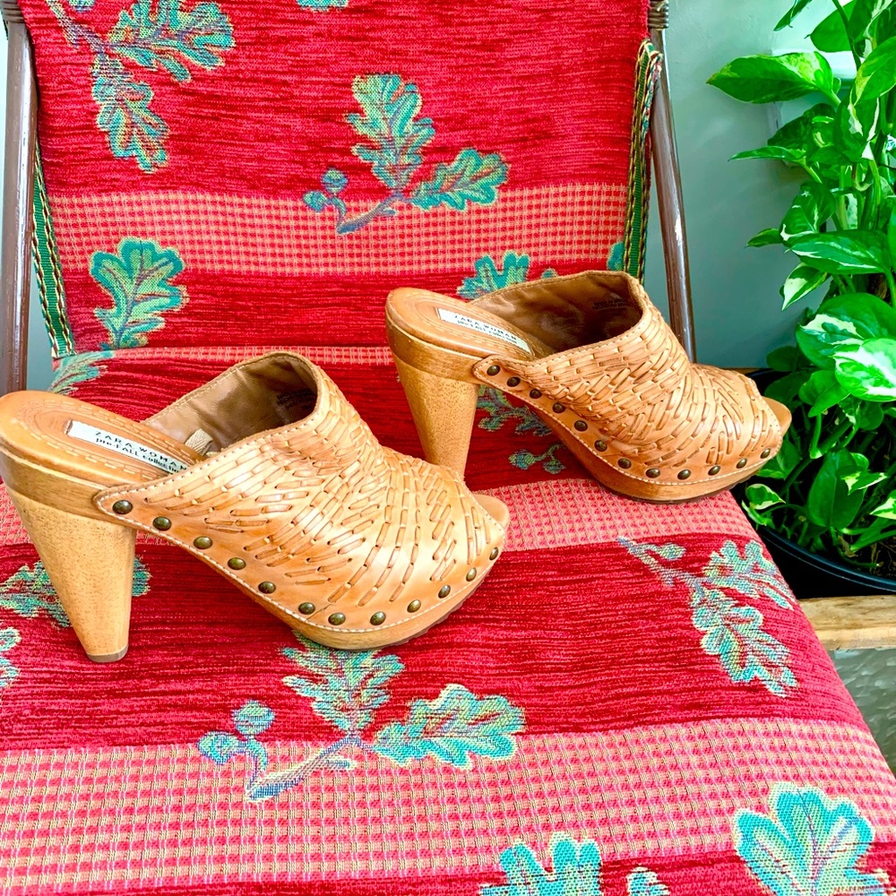 Gorgeous Zara studded high heeled clogs camel color size 37 eu 6.5 US
